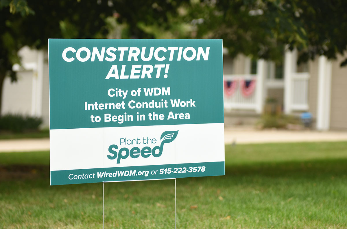 WDM Conduit Network Construction Alert Sign